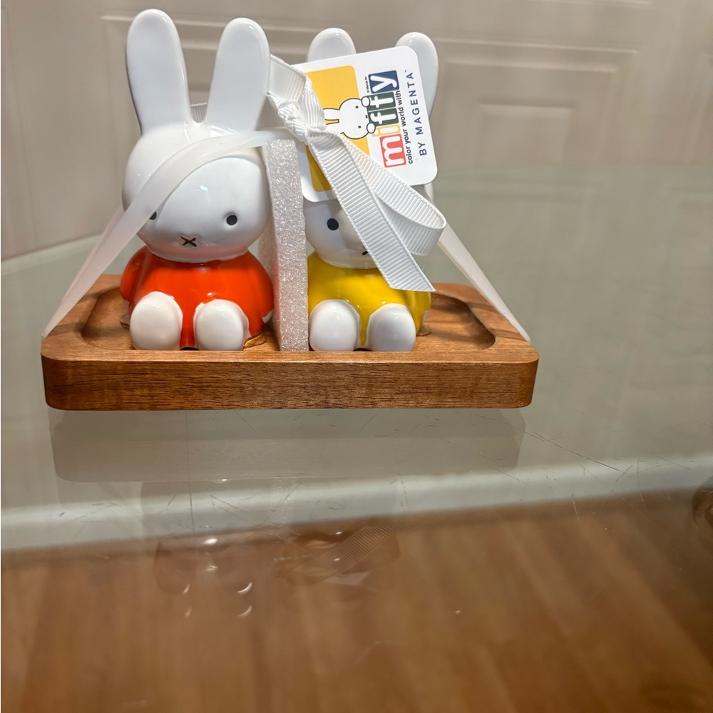 Miffy Brand New Beautiful Salt And Pepper Shakers Set